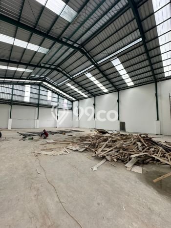 LOKASI PREMIUM! Gudang Kawasan Cipondoh, Luas 600m², Area Niaga LOKASI PREMIUM! Gudang Kawasan Cipondoh, Luas 600m², Area Niaga