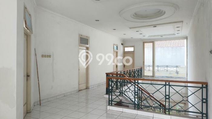 Jual Rumah Luas Elegan Dengan View Eksklusif di Modernland, Tangerang Jual Rumah Luas Elegan Dengan View Eksklusif di Modernland, Tangerang