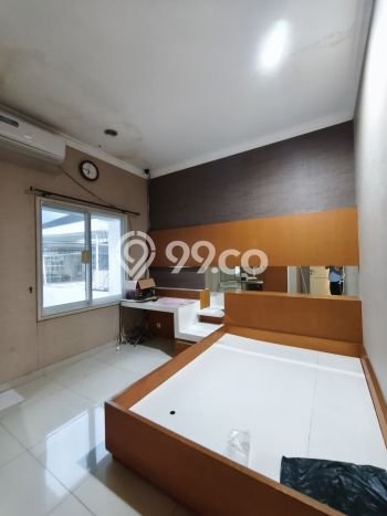 Dijual Murah Rumah dengan 5 Kamar Tidur dan 4 Kamar Mandi di Kawasan Gading Serpong, Tangerang Dijual Murah Rumah dengan 5 Kamar Tidur dan 4 Kamar Mandi di Kawasan Gading Serpong, Tangerang
