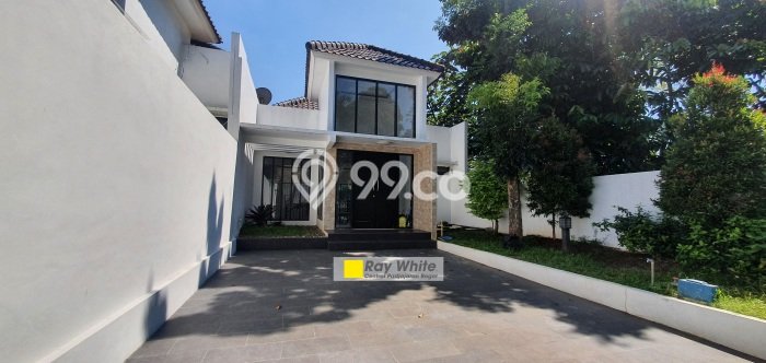 Ready to Use! Premium House LT 260m2 Desain Elegan di Tegallega Ready to Use! Premium House LT 260m2 Desain Elegan di Tegallega
