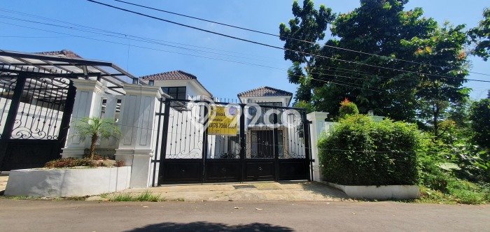 Ready to Use! Premium House LT 260m2 Desain Elegan di Tegallega Ready to Use! Premium House LT 260m2 Desain Elegan di Tegallega