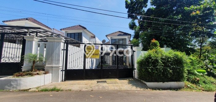 Ready to Use! Premium House LT 260m2 Desain Elegan di Tegallega Ready to Use! Premium House LT 260m2 Desain Elegan di Tegallega
