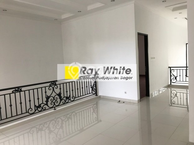 Ready to Use! Premium House LT 260m2 Desain Elegan di Tegallega Ready to Use! Premium House LT 260m2 Desain Elegan di Tegallega