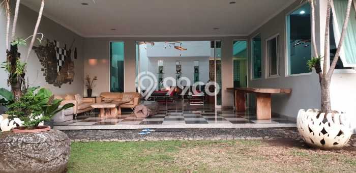 Rumah Mewah LB 500m2 Siap Pakai Desain Elegan di Sayap Dago, Bandung Rumah Mewah LB 500m2 Siap Pakai Desain Elegan di Sayap Dago, Bandung