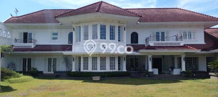 Ready to Use! Luxury House LT 2600m2 Desain Elegan di Lembang Ready to Use! Luxury House LT 2600m2 Desain Elegan di Lembang