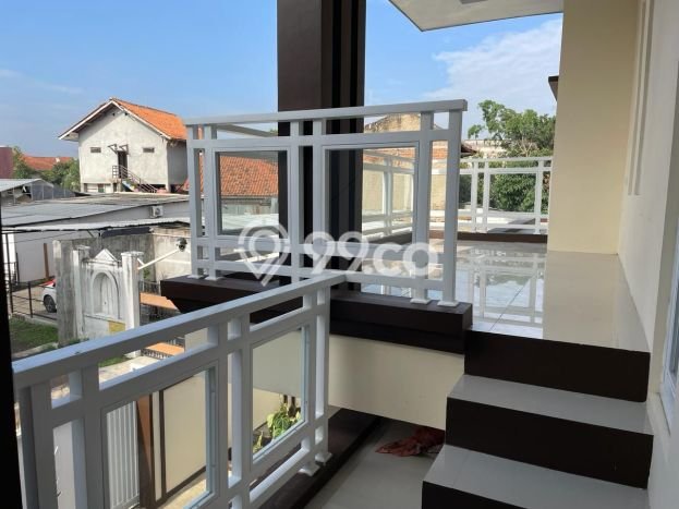 Hunian Mewah LB 165m2 Siap Pakai Desain Elegan di Suci, Bandung Hunian Mewah LB 165m2 Siap Pakai Desain Elegan di Suci, Bandung