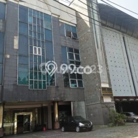 Ready to Use! Luxury House LT 7m2 Desain Modern di Gatot Subroto Ready to Use! Luxury House LT 7m2 Desain Modern di Gatot Subroto