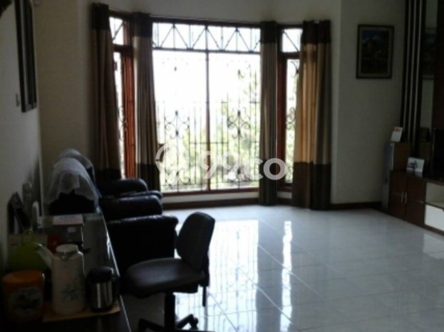 Rumah Elit LB 300m2 Siap Pakai Desain Elegan di Resor Dago Pakar, Bandung Rumah Elit LB 300m2 Siap Pakai Desain Elegan di Resor Dago Pakar, Bandung