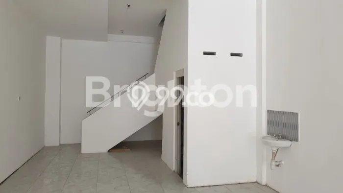Ruko Bagus Dijual LB 120m2 Lokasi Strategis Malang Area Cocok untuk Berbisnis Ruko Bagus Dijual LB 120m2 Lokasi Strategis Malang Area Cocok untuk Berbisnis