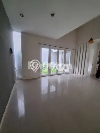 Rumah Luas Asri 3 KT Siap Huni di Balearjosari Malang Rumah Luas Asri 3 KT Siap Huni di Balearjosari Malang