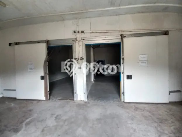 Area Ramai! Gudang Dijual di Pakis untuk Bisnis Luas Bangunan 1000m2 Area Ramai! Gudang Dijual di Pakis untuk Bisnis Luas Bangunan 1000m2
