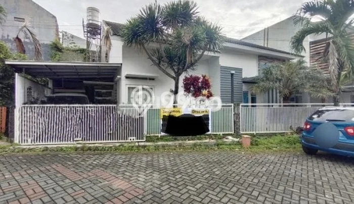 Lokasi strategis! Rumah siap huni disewakan di Lowokwaru LB 180m2 Lokasi strategis! Rumah siap huni disewakan di Lowokwaru LB 180m2
