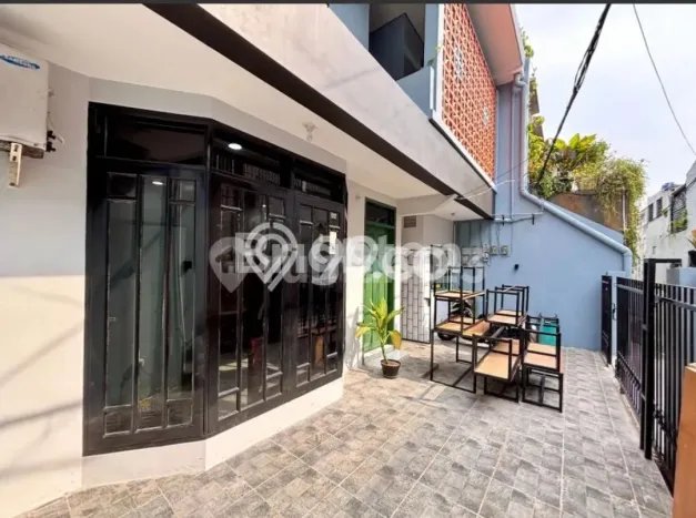 Kos-kosan Dijual di Tebet, Jakarta Selatan dengan 9 Kamar Tidur, 5 Kamar Mandi Kos-kosan Dijual di Tebet, Jakarta Selatan dengan 9 Kamar Tidur, 5 Kamar Mandi