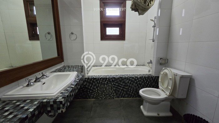 Rumah Mewah Siap Huni LT 629m2 di Menteng, Jakarta Pusat Rumah Mewah Siap Huni LT 629m2 di Menteng, Jakarta Pusat