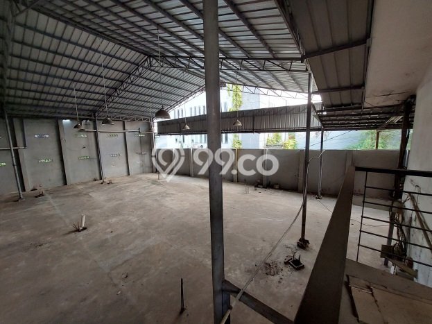 Unit Gudang Dijual di Jakarta Selatan LT 1135m2 & LB 500m2 Unit Gudang Dijual di Jakarta Selatan LT 1135m2 & LB 500m2