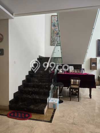 Rumah Elit Modern Tanpa Renovasi di Pondok Indah Jakarta Selatan Rumah Elit Modern Tanpa Renovasi di Pondok Indah Jakarta Selatan