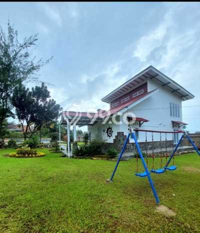 Peluang Bisnis! Vila Kawasan Cisarua, Dimensi 2370m2m², Area Premium dengan potensi meningkat Peluang Bisnis! Vila Kawasan Cisarua, Dimensi 2370m2m², Area Premium dengan potensi meningkat