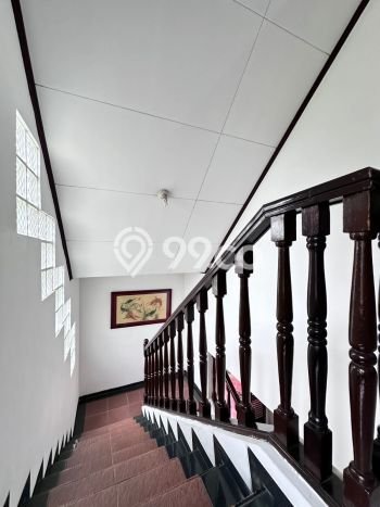 Jual Rumah Luas Elegan Dengan View Eksklusif di Pondok Indah, Jakarta Selatan Jual Rumah Luas Elegan Dengan View Eksklusif di Pondok Indah, Jakarta Selatan