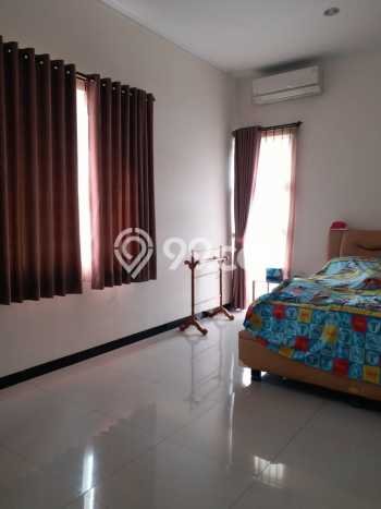 Rumah Elit Modern Tanpa Renovasi di Taman Kopo Indah Bandung Rumah Elit Modern Tanpa Renovasi di Taman Kopo Indah Bandung