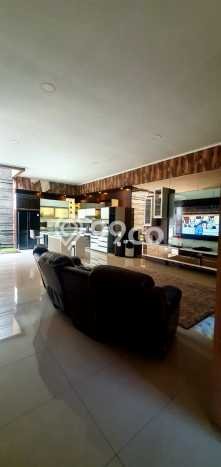 Rumah Elit Modern Tanpa Renovasi di Taman Holis Indah Bandung Rumah Elit Modern Tanpa Renovasi di Taman Holis Indah Bandung