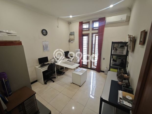 Siap Huni Rumah Mewah 4 Kamar di Bojongloa Kidul Dekat ke Mana Pun Siap Huni Rumah Mewah 4 Kamar di Bojongloa Kidul Dekat ke Mana Pun