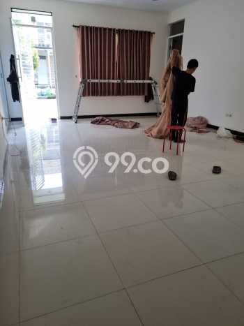 Rumah Elit Modern Tanpa Renovasi di Taman Kopo Indah Bandung Rumah Elit Modern Tanpa Renovasi di Taman Kopo Indah Bandung