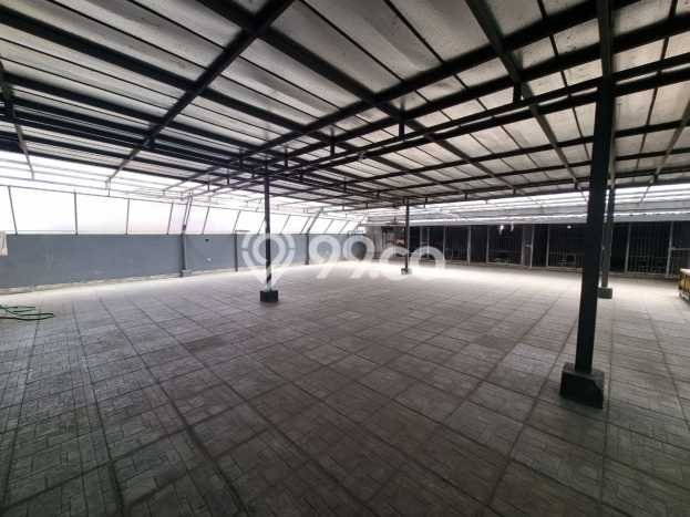 Rumah LT 450m2m² / LB 850m2m² One Gate System di , Bandung Rumah LT 450m2m² / LB 850m2m² One Gate System di , Bandung