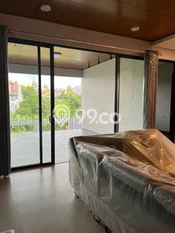 Ready to Use! Luxury House LT 381m2 Desain Elegan di Kota Baru Parahyangan Ready to Use! Luxury House LT 381m2 Desain Elegan di Kota Baru Parahyangan