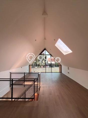 Rumah Luxury Modern Tanpa Renovasi di Setra Duta Bandung Rumah Luxury Modern Tanpa Renovasi di Setra Duta Bandung
