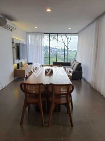 Ready to Use! Luxury House LT 395m2 Desain Elegan di Dago Pakar Ready to Use! Luxury House LT 395m2 Desain Elegan di Dago Pakar