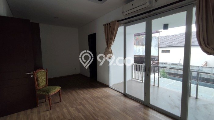 Rumah Berkualitas LT 168m2m² / LB 250m2m² di Lokasi Strategis Geger Kalong, Bandung Rumah Berkualitas LT 168m2m² / LB 250m2m² di Lokasi Strategis Geger Kalong, Bandung