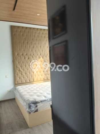 Rumah Elit Modern Tanpa Renovasi di Pakuwon Indah Surabaya Rumah Elit Modern Tanpa Renovasi di Pakuwon Indah Surabaya