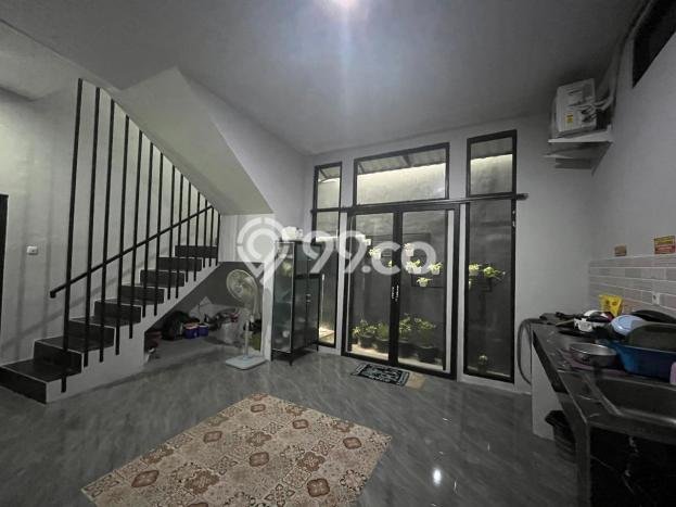 Rumah Kost untuk Dijual di Gresik dengan 17 KT, 17 KM, Luas 242m2 Rumah Kost untuk Dijual di Gresik dengan 17 KT, 17 KM, Luas 242m2