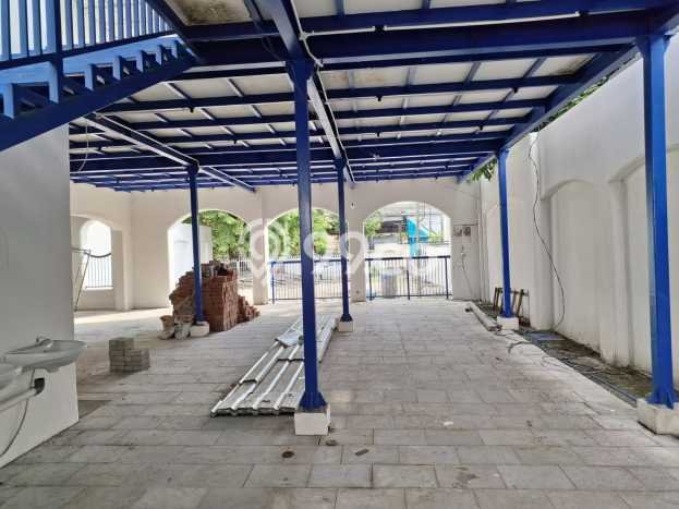 Unit Komersial Tersedia di Raya Darmo Spesifikasi LB 600m2 Unit Komersial Tersedia di Raya Darmo Spesifikasi LB 600m2