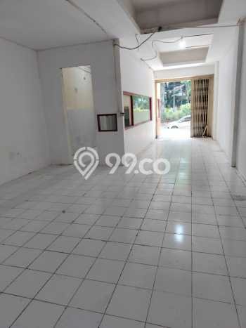 SEWA TERBAIK! Ruko Kawasan Sukomanunggal, Luas 235m2m², Kawasan Berkembang, Siap Pakai SEWA TERBAIK! Ruko Kawasan Sukomanunggal, Luas 235m2m², Kawasan Berkembang, Siap Pakai