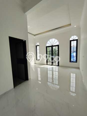 Dijual Rumah Eksklusif 4 KT di Cipinang, Jakarta Timur Dijual Rumah Eksklusif 4 KT di Cipinang, Jakarta Timur
