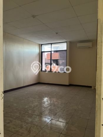 Disewakan Kantor di Kawasan Ramai Cawang Luas 1500m2 Disewakan Kantor di Kawasan Ramai Cawang Luas 1500m2