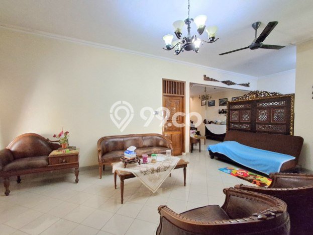 Jual Rumah Mewah Megah Dengan View Cantik di Pondok Gede, Bekasi Jual Rumah Mewah Megah Dengan View Cantik di Pondok Gede, Bekasi