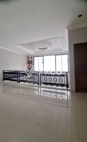 Ready to Use! Luxury House LT 350m2 Desain Modern di Pondok Kelapa Ready to Use! Luxury House LT 350m2 Desain Modern di Pondok Kelapa