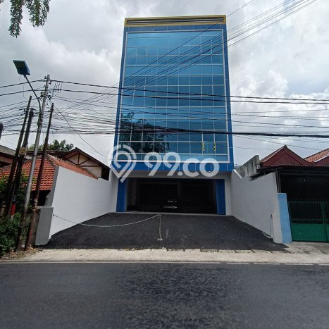 Unit Ruko Dijual di Jakarta Timur LT 209m2 & LB 600m2 Unit Ruko Dijual di Jakarta Timur LT 209m2 & LB 600m2