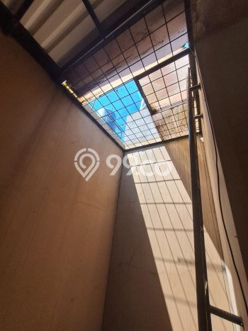Jual Rumah Mewah Megah Dengan View Eksklusif di Pondok Kelapa, Jakarta Timur Jual Rumah Mewah Megah Dengan View Eksklusif di Pondok Kelapa, Jakarta Timur