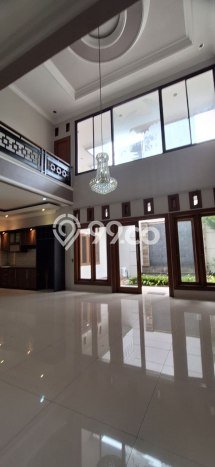 Ready to Use! Luxury House LT 350m2 Desain Modern di Pondok Kelapa Ready to Use! Luxury House LT 350m2 Desain Modern di Pondok Kelapa