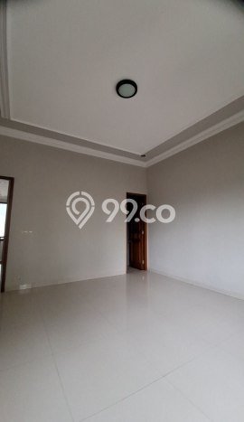 Ready to Use! Luxury House LT 350m2 Desain Modern di Pondok Kelapa Ready to Use! Luxury House LT 350m2 Desain Modern di Pondok Kelapa