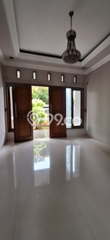 Ready to Use! Luxury House LT 350m2 Desain Modern di Pondok Kelapa Ready to Use! Luxury House LT 350m2 Desain Modern di Pondok Kelapa