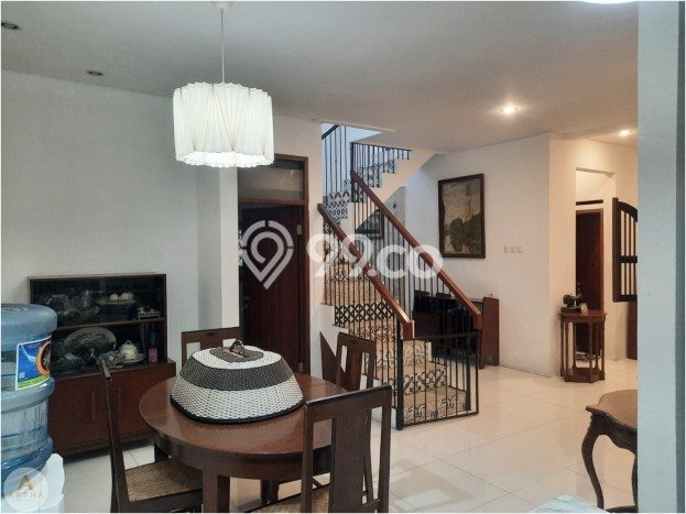 Rumah Kawasan Antapani, LT 180m2m², LB 210m2m² Rumah Kawasan Antapani, LT 180m2m², LB 210m2m²