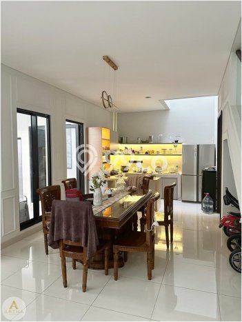 Rumah Terawat 5 KT 4 KM di Lokasi Strategis Summarecon Bandung, Bandung Rumah Terawat 5 KT 4 KM di Lokasi Strategis Summarecon Bandung, Bandung