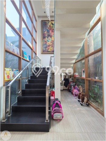 Rumah Nyaman dengan Luas Tanah 800m2m² dan Luas Bangunan 500m2m² di Kawasan , Bandung Rumah Nyaman dengan Luas Tanah 800m2m² dan Luas Bangunan 500m2m² di Kawasan , Bandung