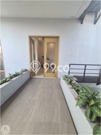 Rumah Nyaman dengan Luas Tanah 800m2m² dan Luas Bangunan 500m2m² di Kawasan , Bandung Rumah Nyaman dengan Luas Tanah 800m2m² dan Luas Bangunan 500m2m² di Kawasan , Bandung
