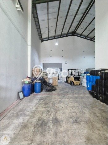 Gudang di Kutawaringin, Luas 300m², Jalan Utama, Area Strategis Gudang di Kutawaringin, Luas 300m², Jalan Utama, Area Strategis