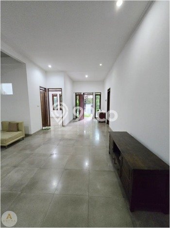 Rumah LT 180m2m² Konsep Modern di Batununggal, Dekat Fasilitas Umum, Bandung Rumah LT 180m2m² Konsep Modern di Batununggal, Dekat Fasilitas Umum, Bandung